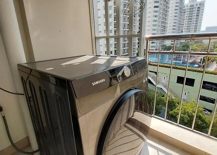 Apartment Poolview Near Mrt, & Quiet, Speedy Net Bangkok